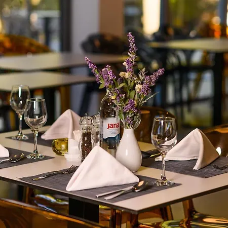 Elisabeth - Health 3*